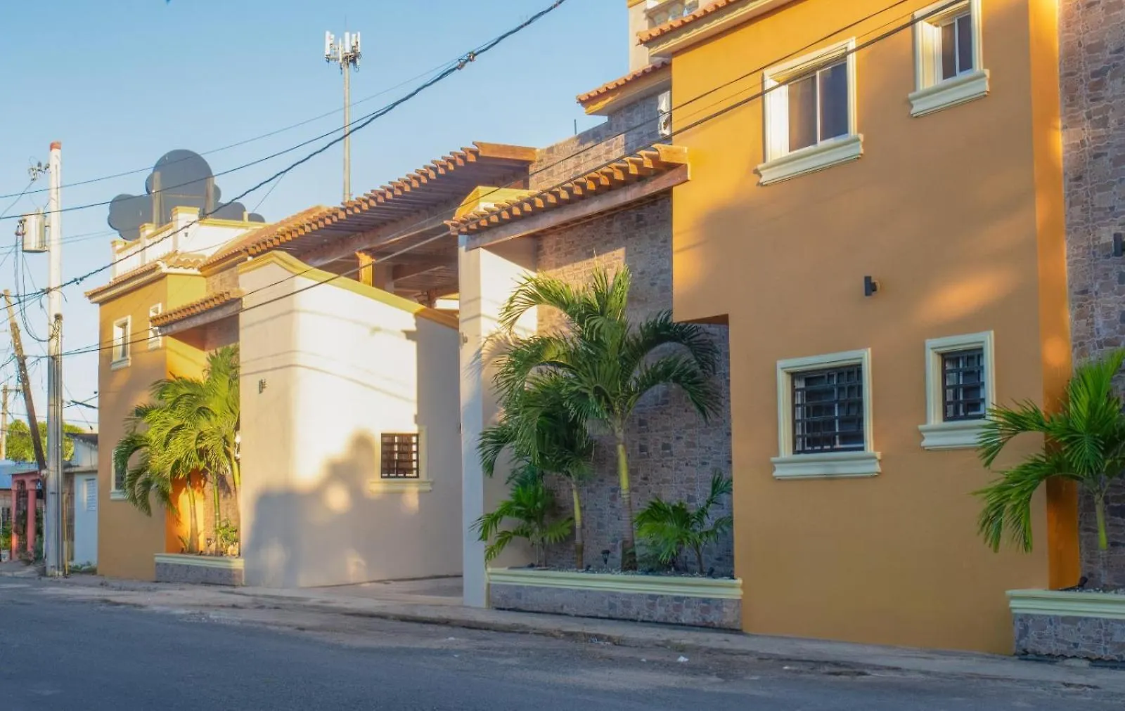 Diosamar Hotel Y Suites location